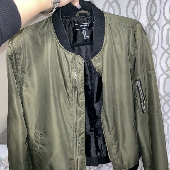 Mens Olive green bomber jacket - Picture 1 of 3
